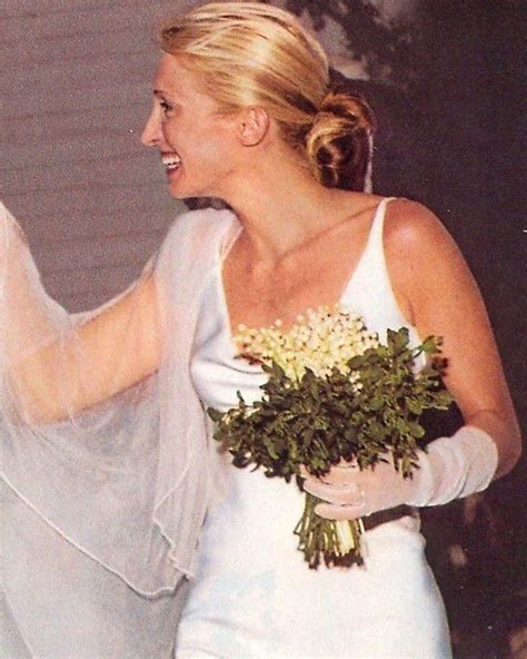 carolyn bessette wedding hair.